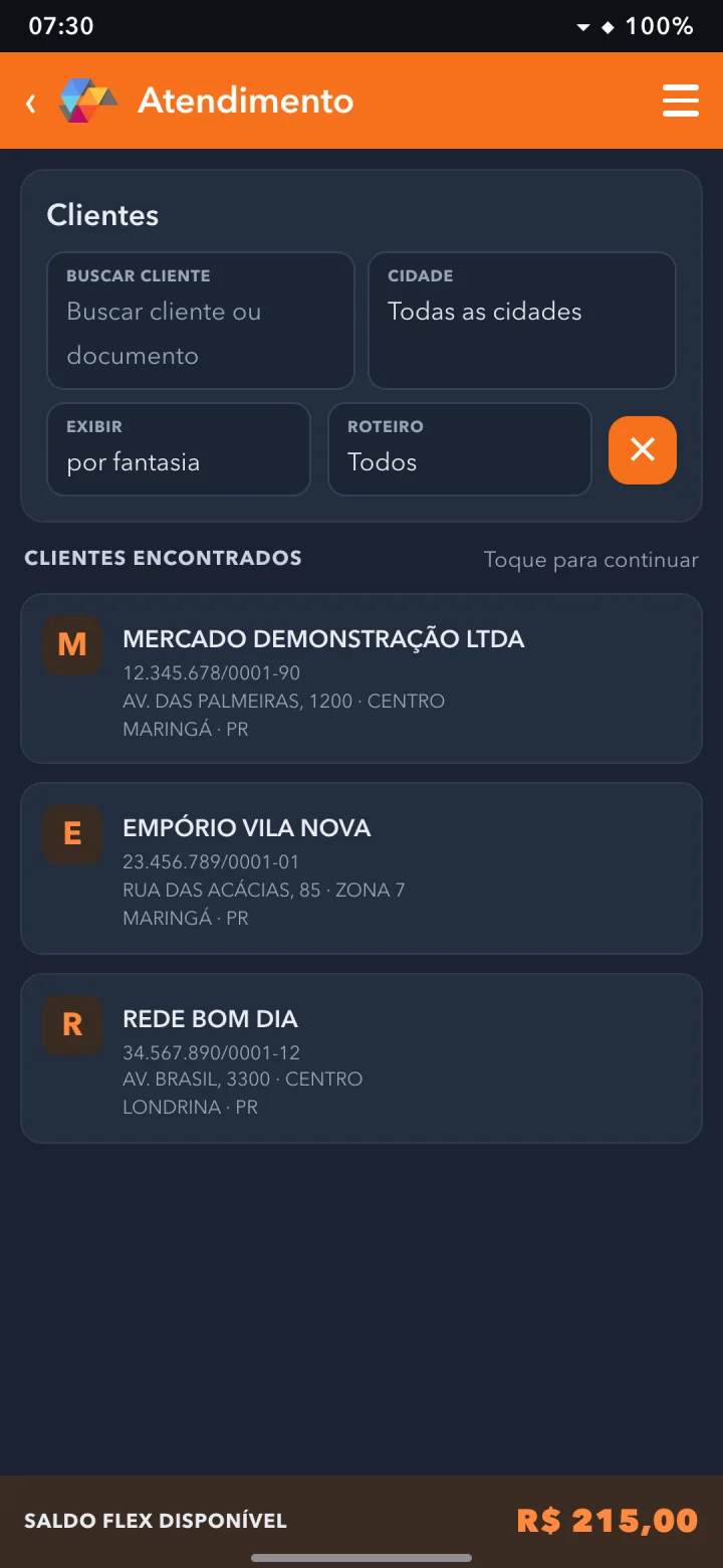 Busca de clientes com o saldo flex disponível no rodapé.